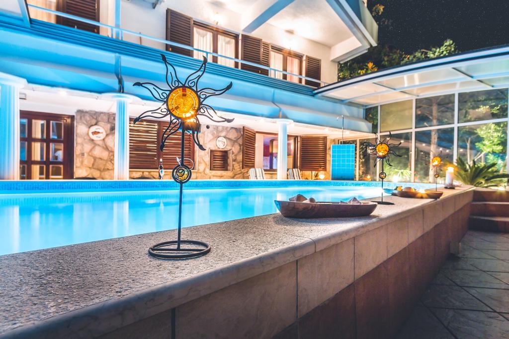 Villa Roses Apartments & Wellness Ičići Exteriör bild