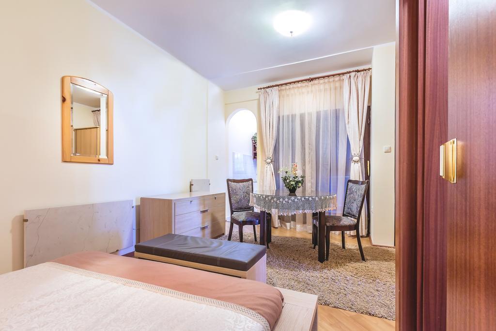 Villa Roses Apartments & Wellness Ičići Exteriör bild