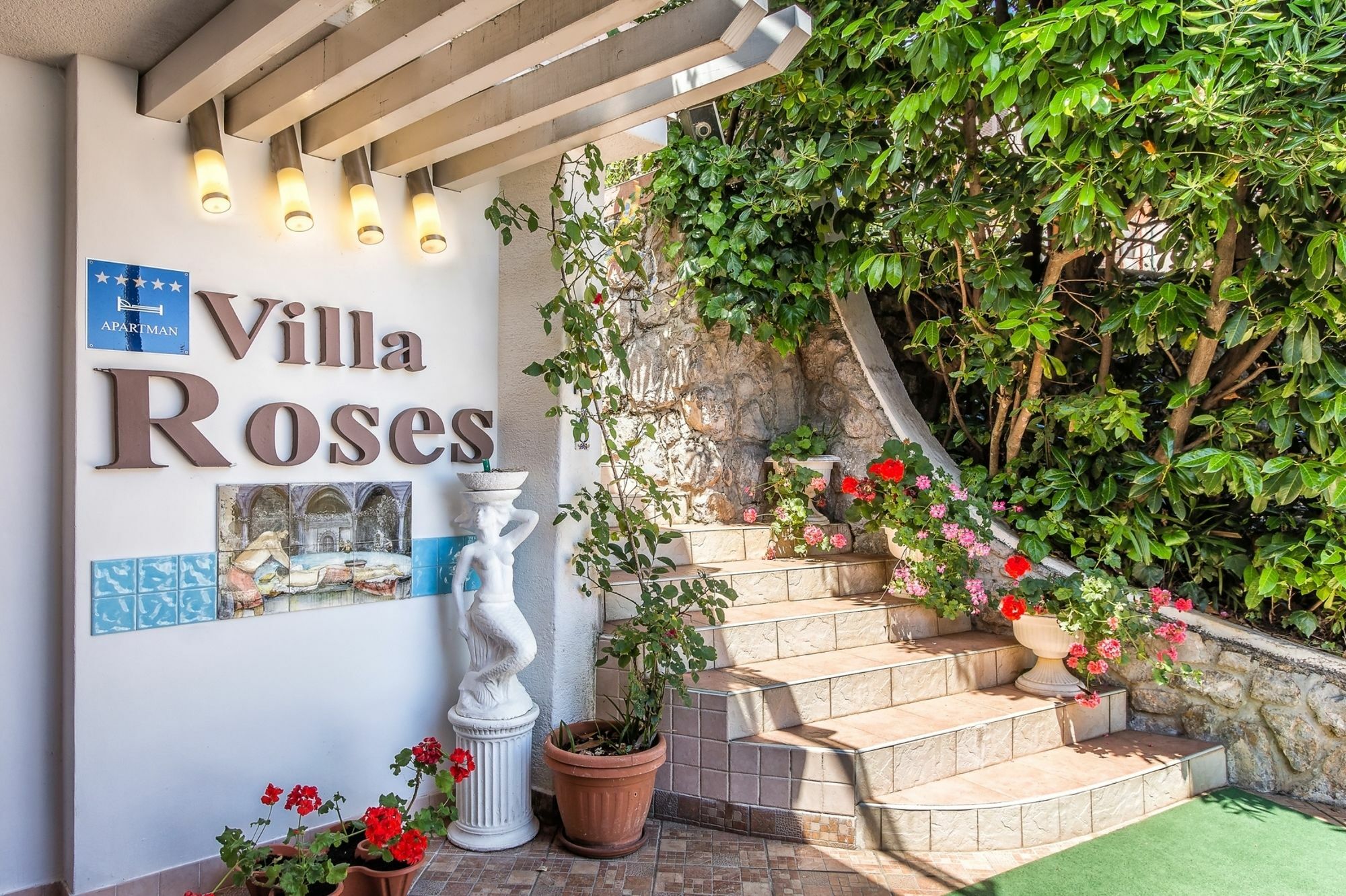 Villa Roses Apartments & Wellness Ičići Exteriör bild
