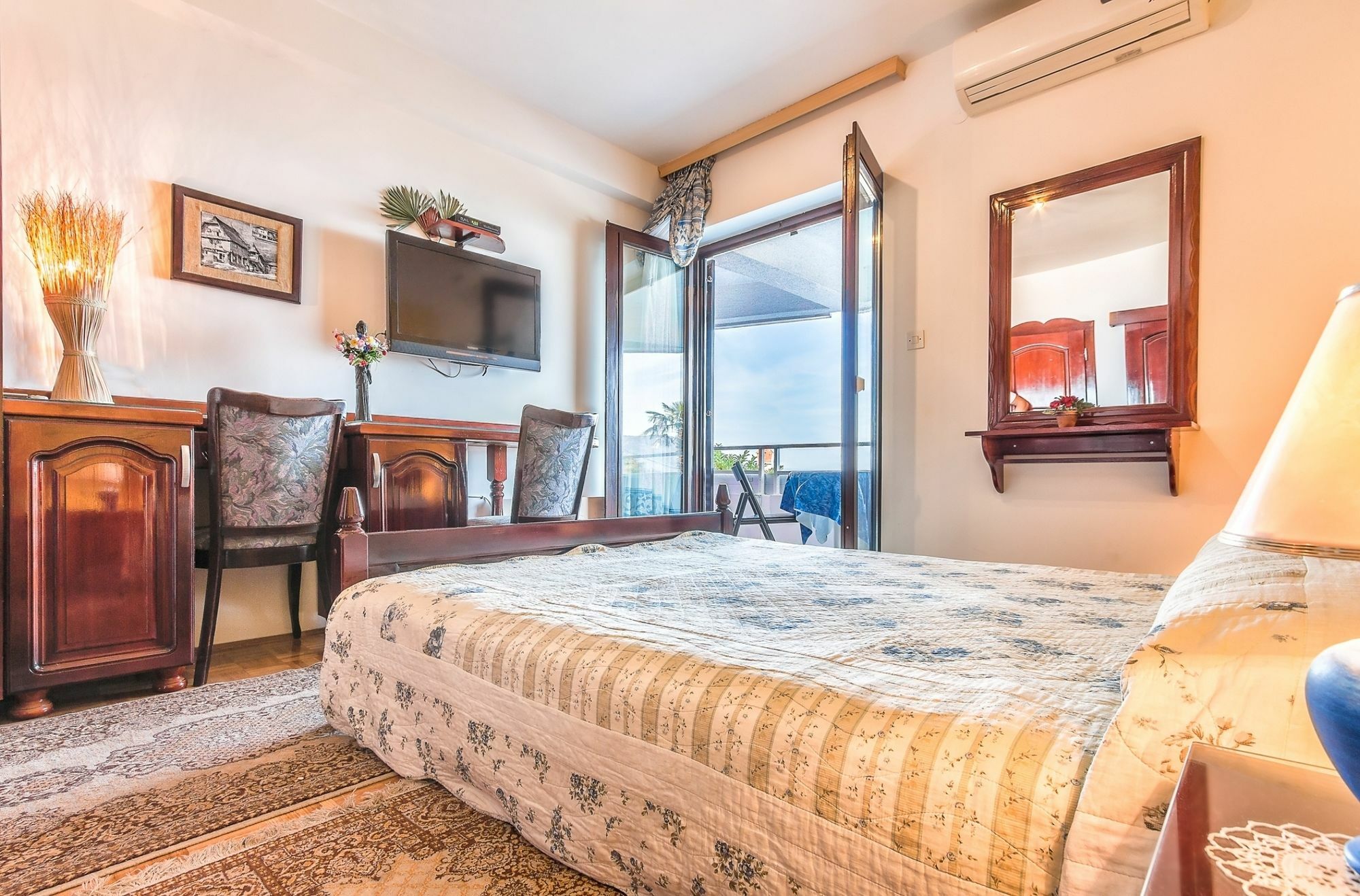 Villa Roses Apartments & Wellness Ičići Exteriör bild