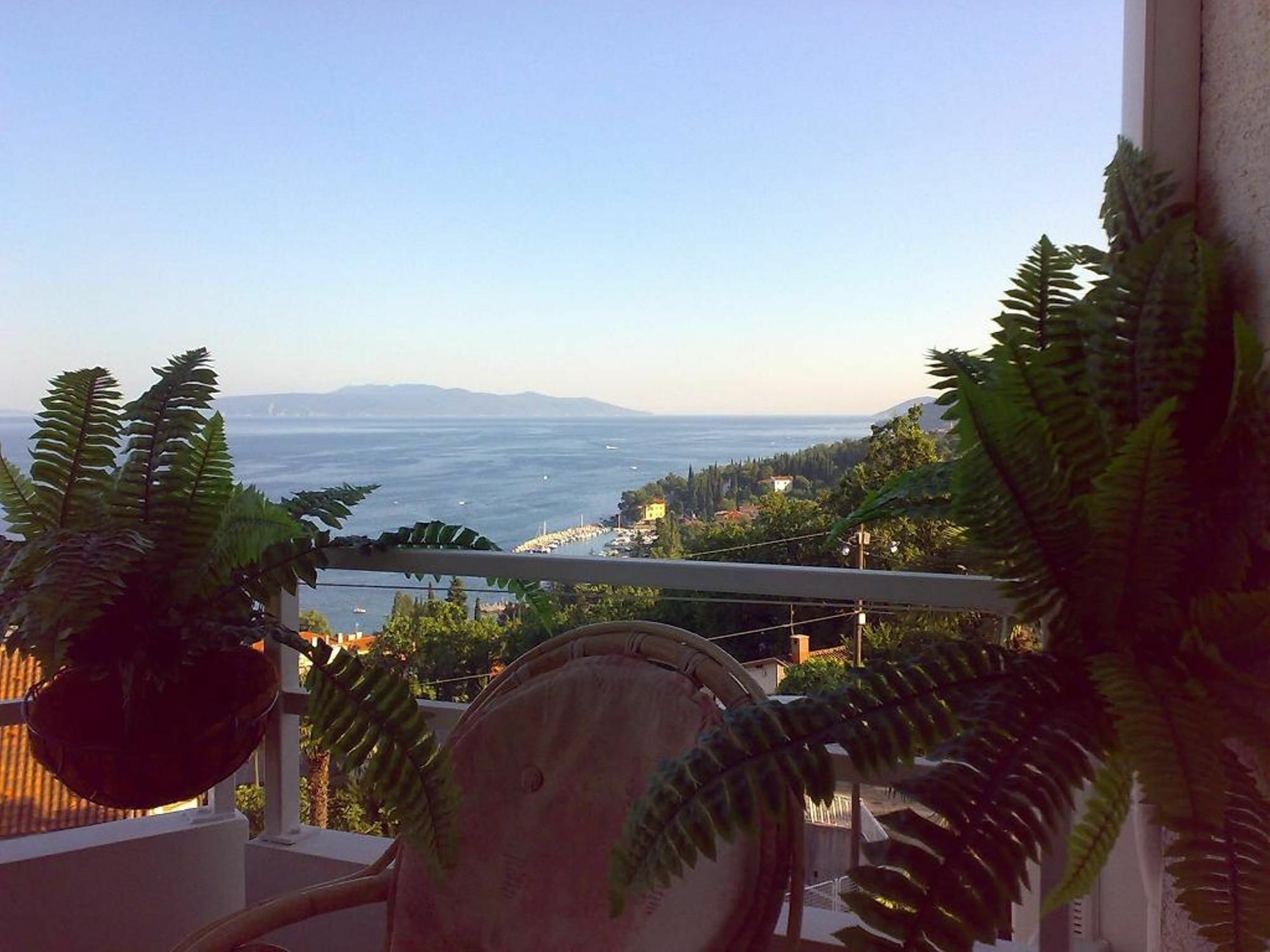 Villa Roses Apartments & Wellness Ičići Exteriör bild