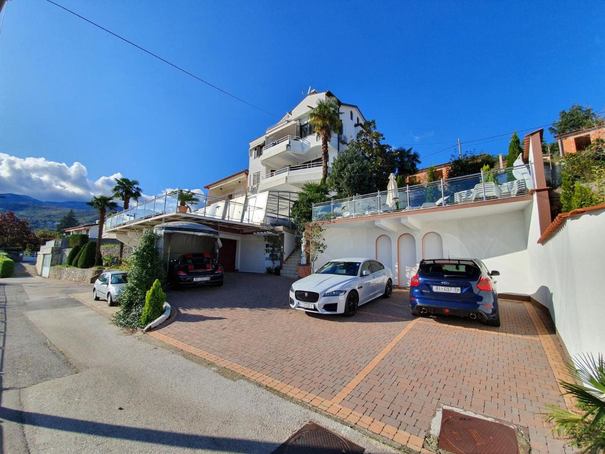 Villa Roses Apartments & Wellness Ičići Exteriör bild