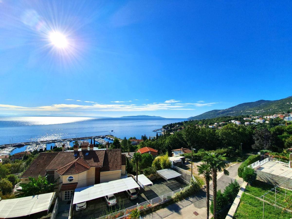 Villa Roses Apartments & Wellness Ičići Exteriör bild